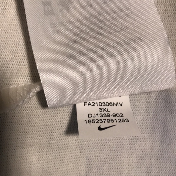 Nike Purpose Moves Us T-shirt - Picture 9 of 10